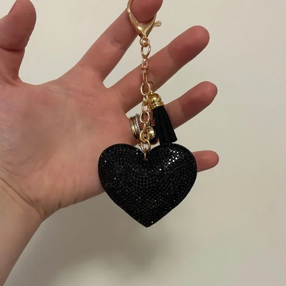 Elegant Black Heart Keychain with Gold Accents - Picture 3 of 4